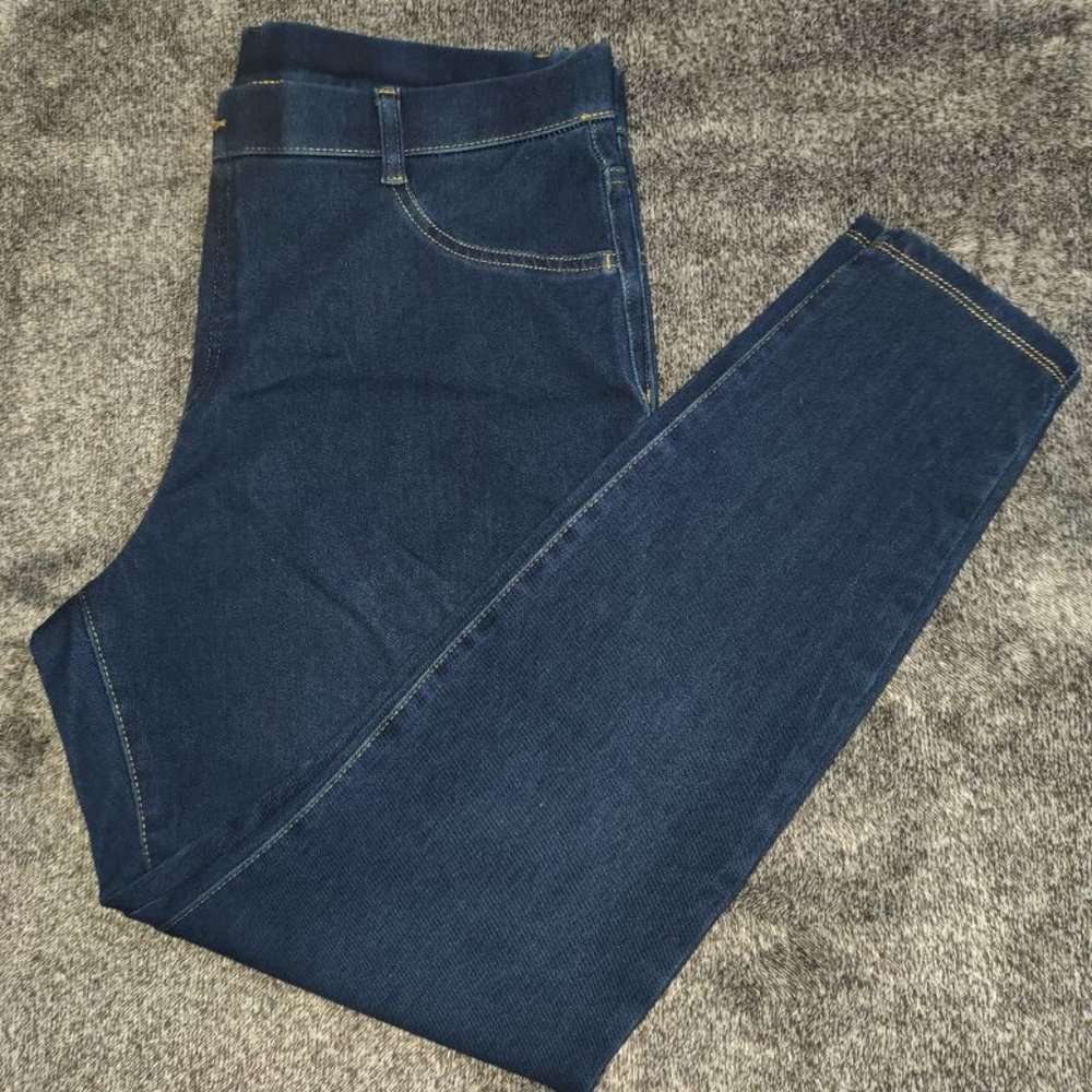 Time and Tru ** Dark Blue jeans, pull on,  34" waist, size (16-18}  XL   NWOT